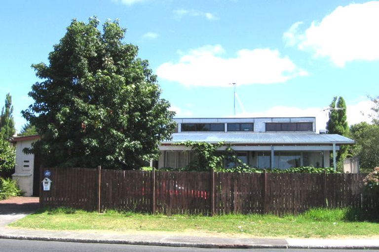 Photo of property in 258 Rangatira Road, Beach Haven, Auckland, 0626