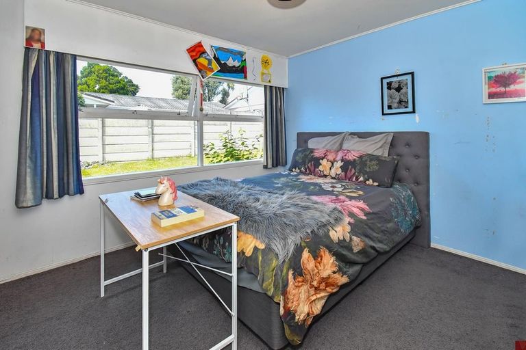 Photo of property in 16 Mccall Place, Opaheke, Papakura, 2113