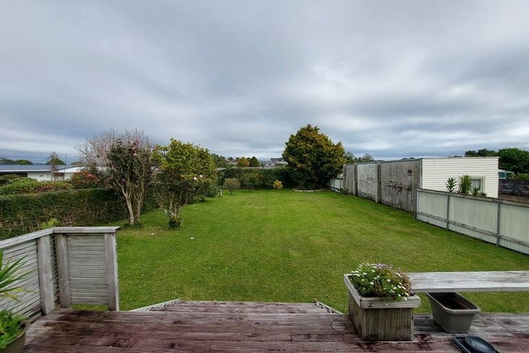 Photo of property in 32 Waimea Street, Westown, New Plymouth, 4310