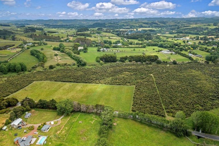 Photo of property in 867 Kahikatea Flat Road, Waitoki, Kaukapakapa, 0871