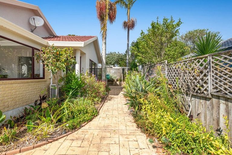 Photo of property in 19 Palmgreen Court, Stanmore Bay, Whangaparaoa, 0932