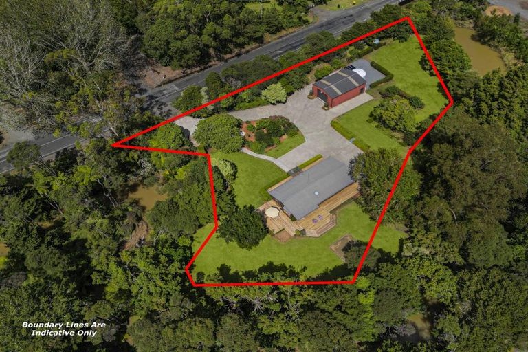 Photo of property in 1074 Peak Road, Helensville, 0875