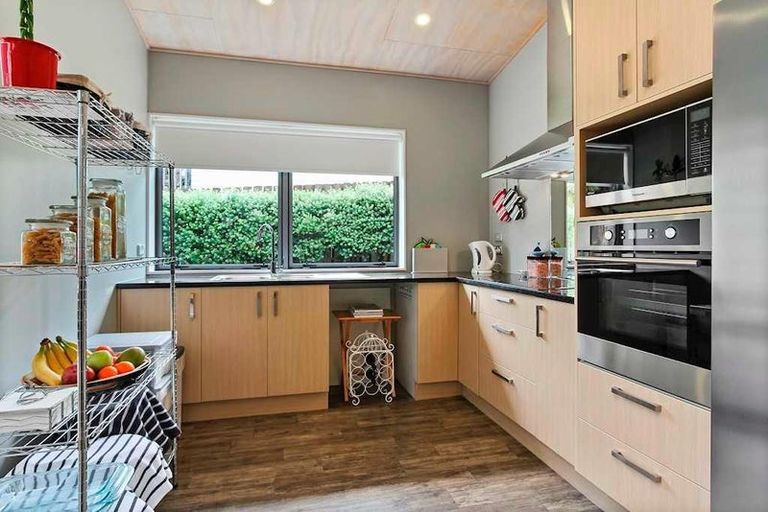 Photo of property in 14b Saffron Street, Birkdale, Auckland, 0626