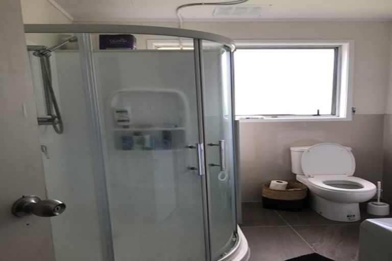 Photo of property in 2/109 Sycamore Drive, Sunnynook, Auckland, 0620