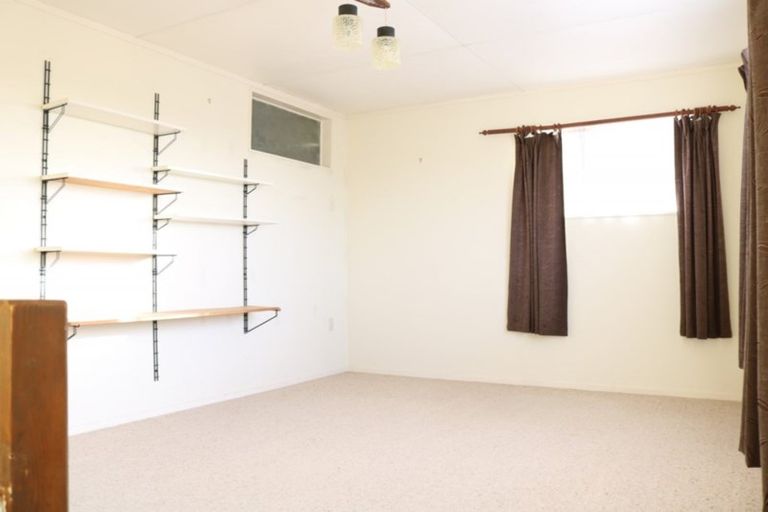 Photo of property in 27 Saint Annes Street, Levin, 5510