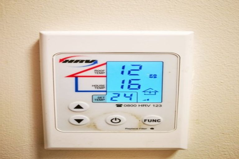 Photo of property in 26 Edwards Avenue, Henderson, Auckland, 0610