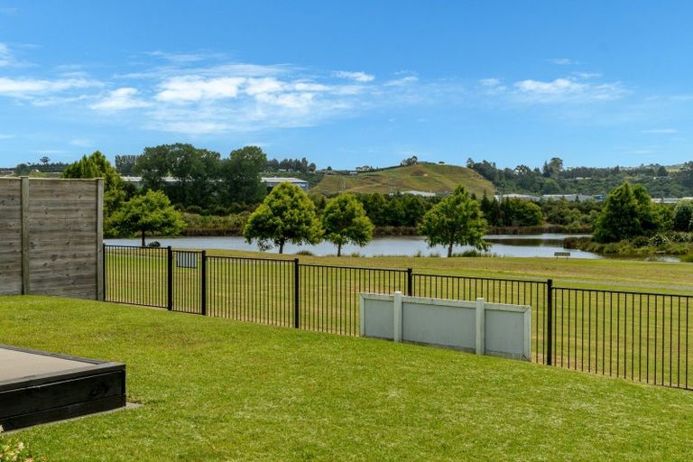 Photo of property in 158 Lakes Boulevard, Pyes Pa, Tauranga, 3112