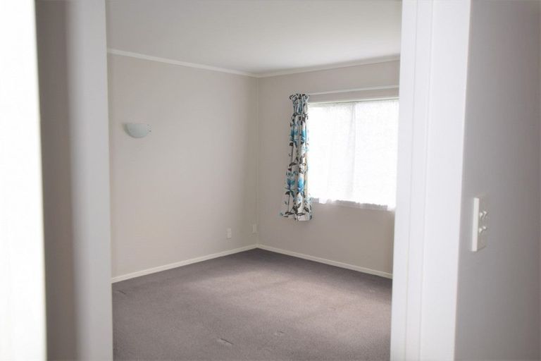 Photo of property in 106a Royal Road, Massey, Auckland, 0614