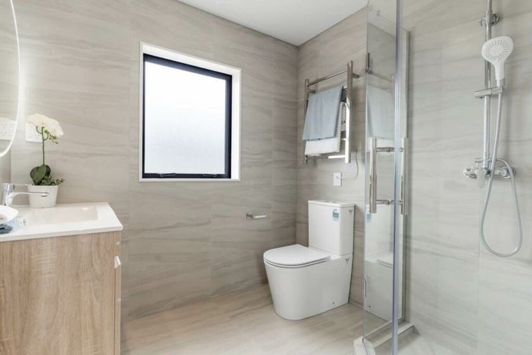 Photo of property in 3/7 Alston Avenue, Kelston, Auckland, 0602