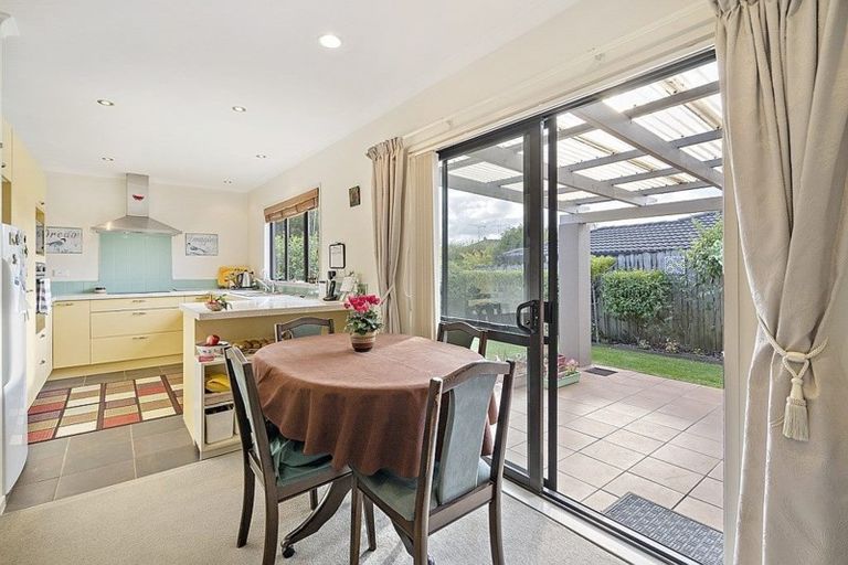 Photo of property in 22 Jelas Road, Red Beach, 0932