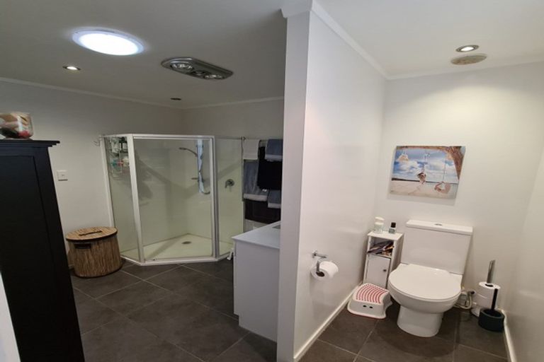 Photo of property in 2/203 Oakland Road, Karaka, Papakura, 2580