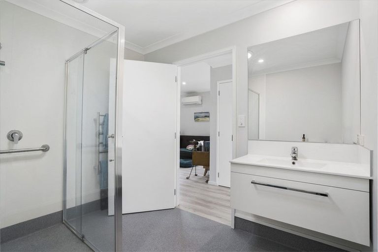 Photo of property in 16b Komata Crescent, Papamoa Beach, Papamoa, 3118