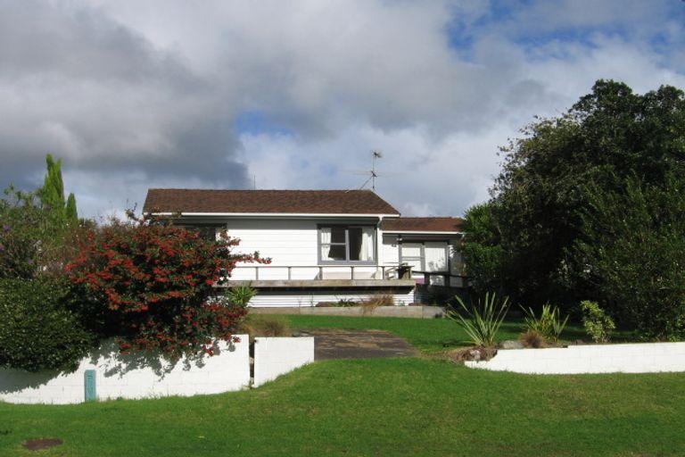 Photo of property in 34 Bay Street, Red Beach, 0932