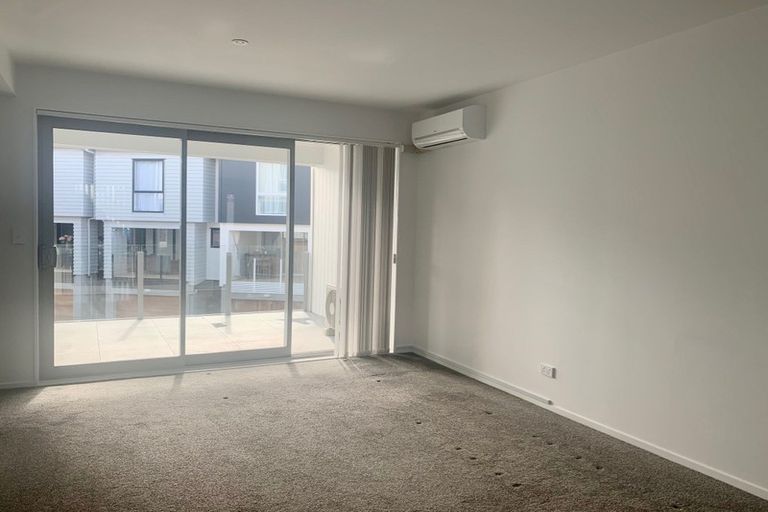 Photo of property in 16/10 Silver Moon Road, Albany Heights, Auckland, 0632