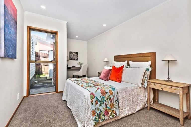 Photo of property in 17 Voltaire Court, Botany Downs, Auckland, 2010