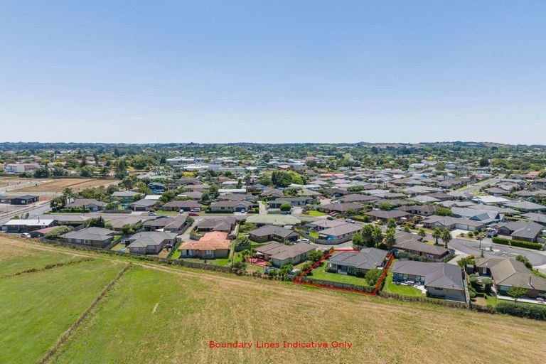 Photo of property in 26 Breaker Grove, Waiuku, 2123