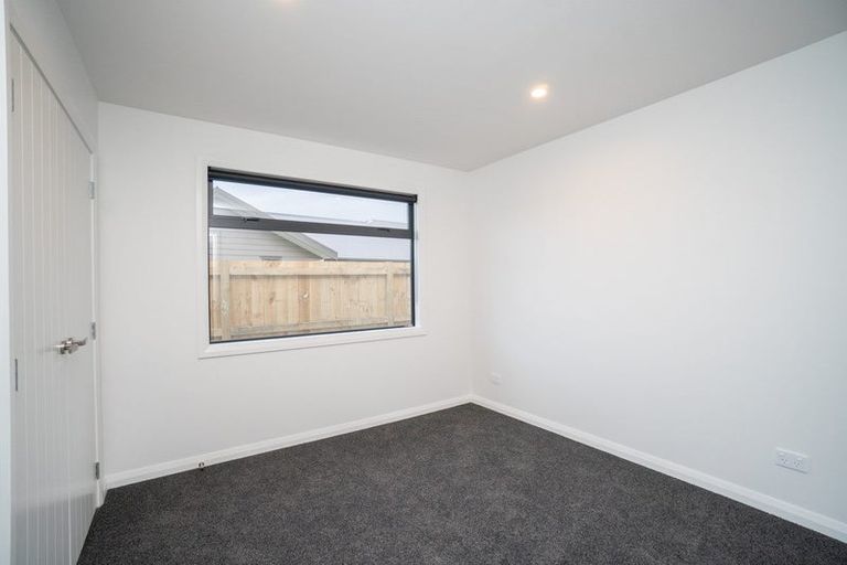 Photo of property in 77 Johnstone Drive, Fitzherbert, Palmerston North, 4410