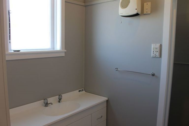 Photo of property in 8a Clifton Street, Windsor, Invercargill, 9810