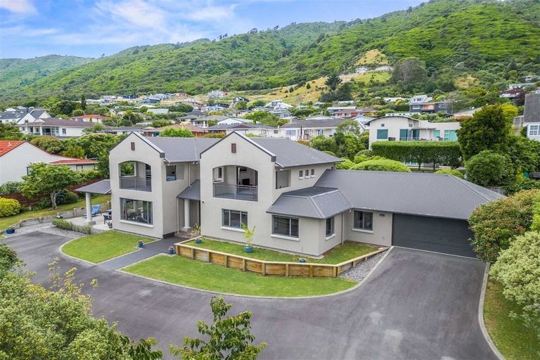 Photo of property in 37 Huia Street, Waikanae, 5036