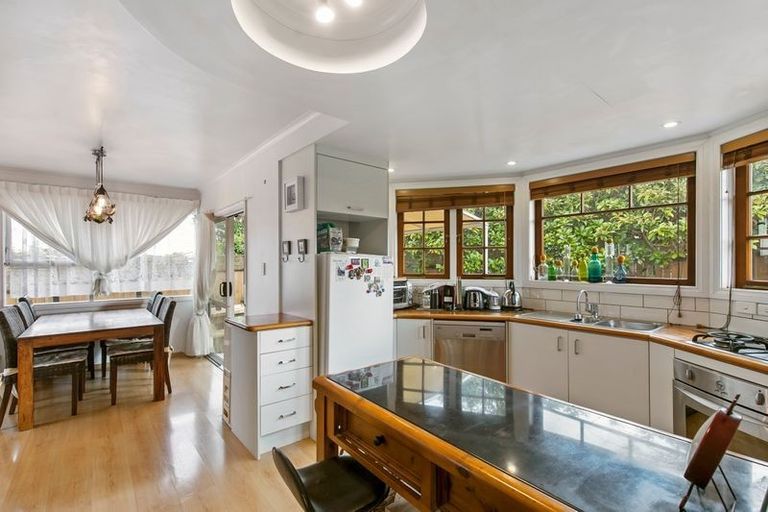 Photo of property in 26 Malvina Place, Bucklands Beach, Auckland, 2014