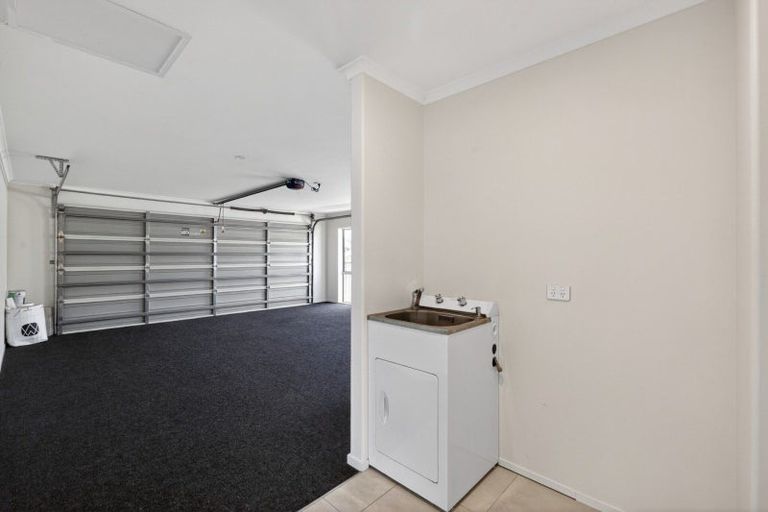 Photo of property in 28 Sabre Street, Papamoa Beach, Papamoa, 3118