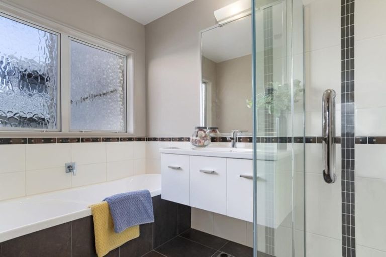 Photo of property in 51b Seaview Road, Otumoetai, Tauranga, 3110