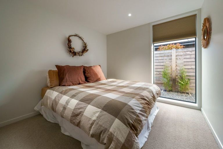 Photo of property in 17 Doug Ledgerwood Drive, Wanaka, 9305