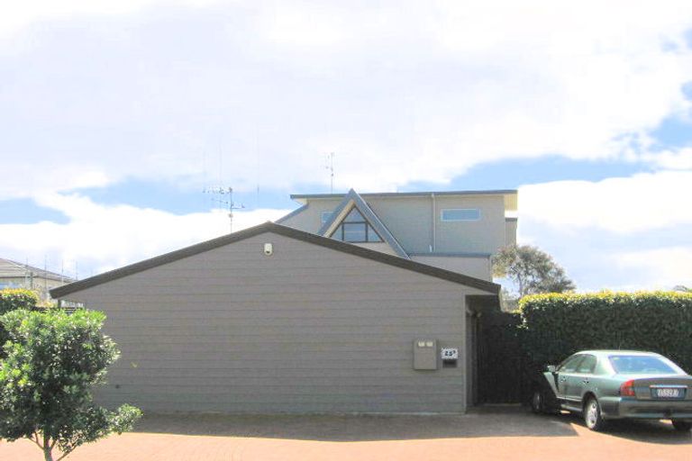 Photo of property in 25 Dickson Road, Papamoa Beach, Papamoa, 3118