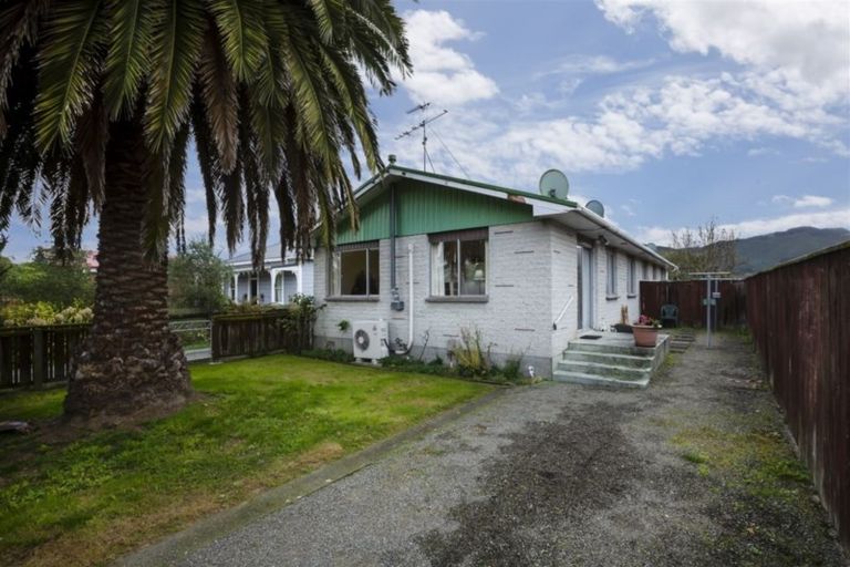 Photo of property in 2/551a Fergusson Drive, Trentham, Upper Hutt, 5018