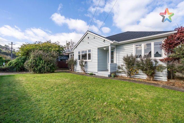 Photo of property in 3 Gibbs Crescent, Wainuiomata, Lower Hutt, 5014