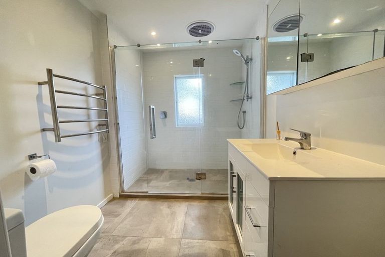 Photo of property in 4 Hillcrest Avenue, Hillcrest, Auckland, 0627