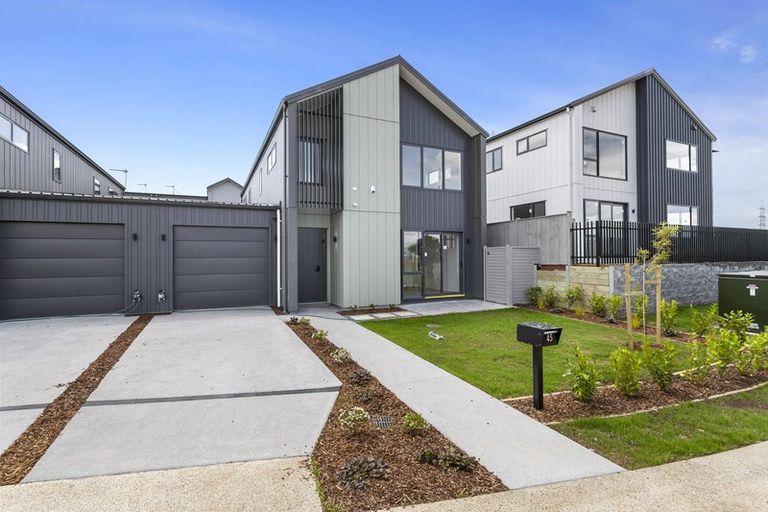 Photo of property in 45 Parkmore Drive, Rosehill, Papakura, 2113