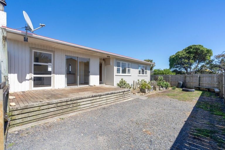 Photo of property in 38 Balmoral Street, Levin, 5510