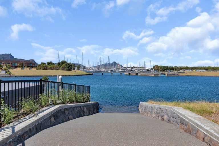 Photo of property in 25 Waitemata Drive, One Tree Point, 0118