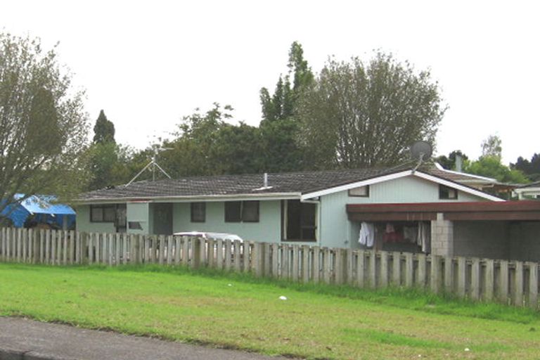 Photo of property in 1/1 Taitapu Street, Massey, Auckland, 0614