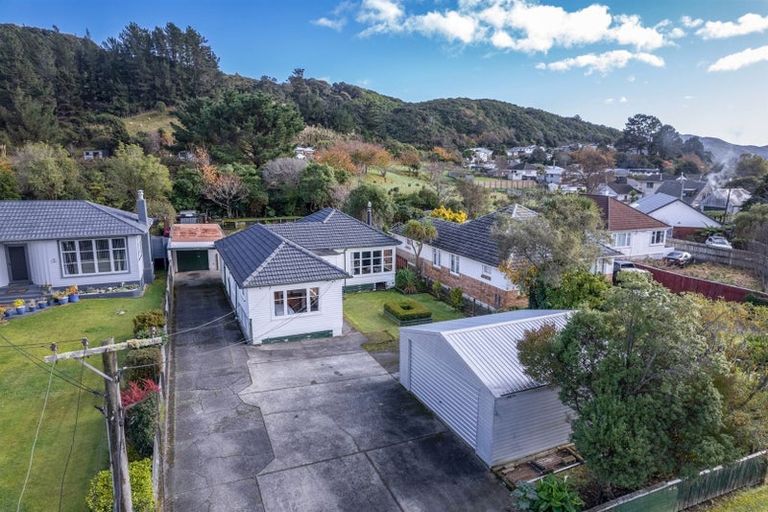 Photo of property in 17 Sharpe Crescent, Wainuiomata, Lower Hutt, 5014