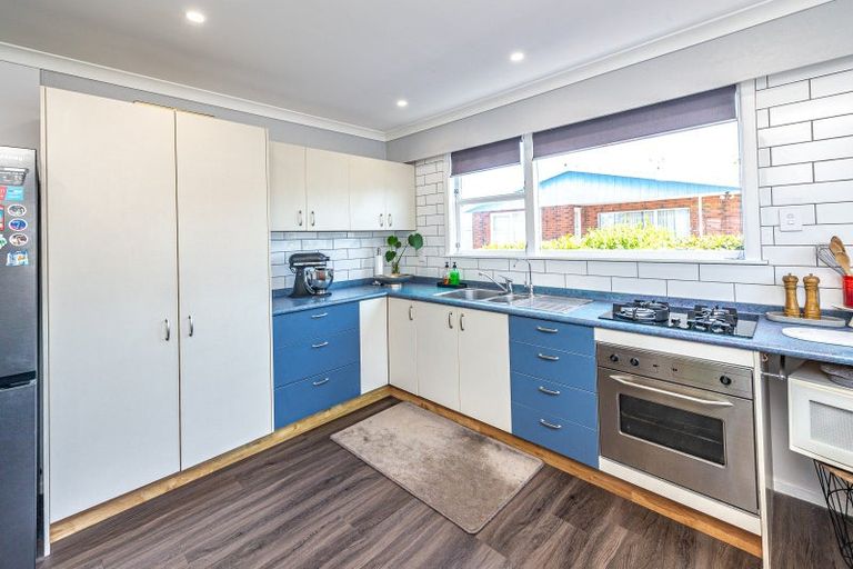 Photo of property in 3/5 Saint Leonard Street, Saint Johns Hill, Whanganui, 4501