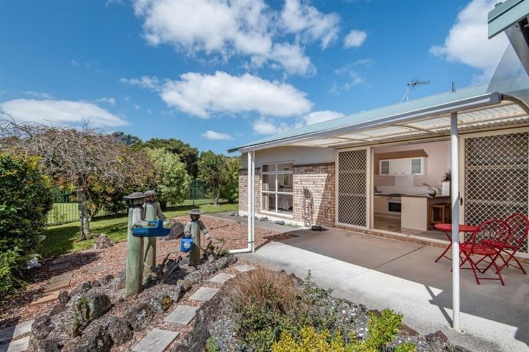 Photo of property in 7 Cinnabar Place, Westgate, Auckland, 0614