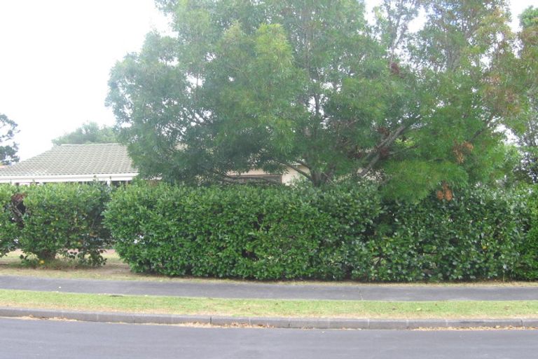 Photo of property in 5 Sunward Rise, Glenfield, Auckland, 0629