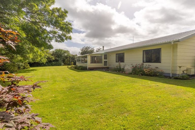 Photo of property in 218 Hokio Beach Road, Levin, 5571