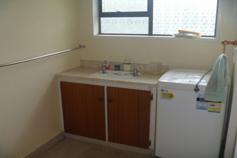 Photo of property in 2/12 Campbell Street, Alexandra, 9320