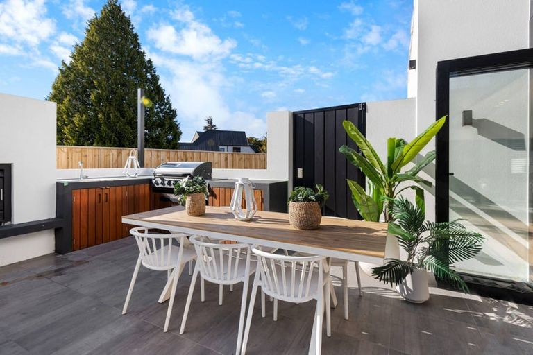 Photo of property in 6 Clifford Avenue, Merivale, Christchurch, 8014