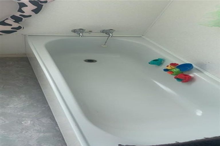 Photo of property in 23 Phillips Street, Sanson, 4817