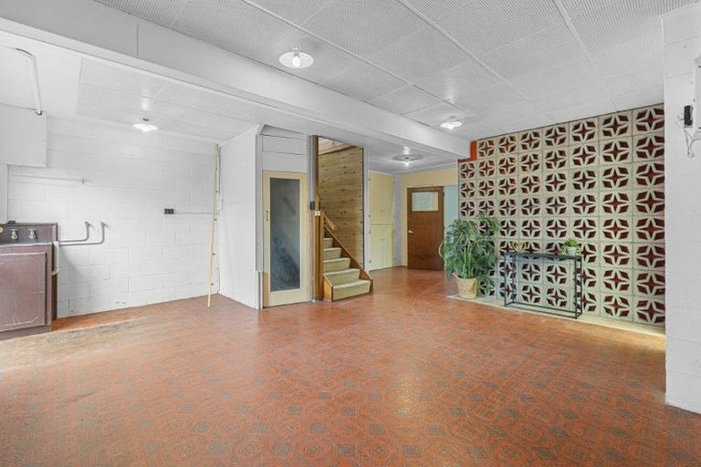 Photo of property in 69 Belt Road, New Plymouth, 4310