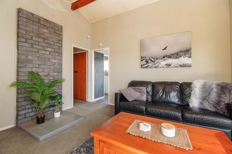 Photo of property in 30 Rewarewa Street, Owhata, Rotorua, 3010