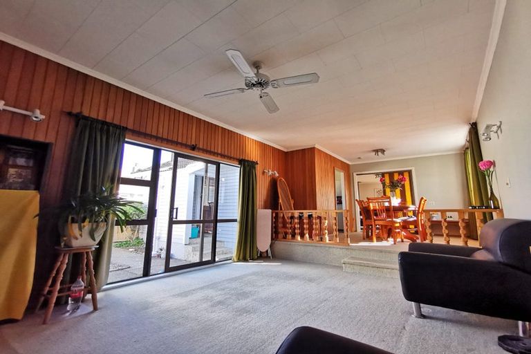 Photo of property in 219 Cambridge Terrace, Naenae, Lower Hutt, 5011