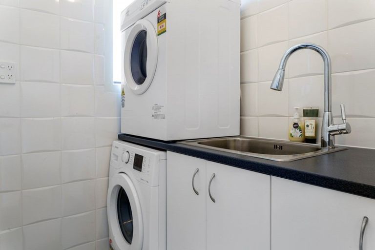 Photo of property in 381 Welcome Bay Road, Welcome Bay, Tauranga, 3112