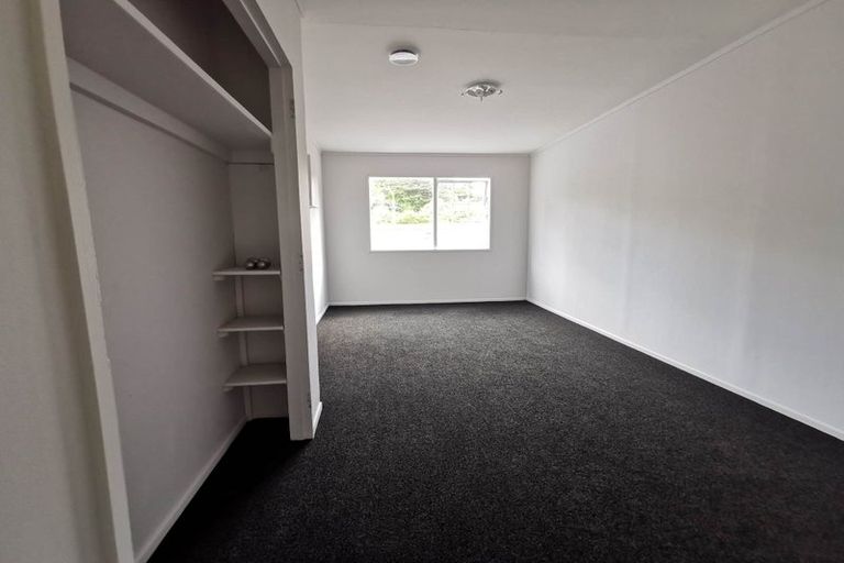 Photo of property in 5a Tawa Terrace, Tawa, Wellington, 5028