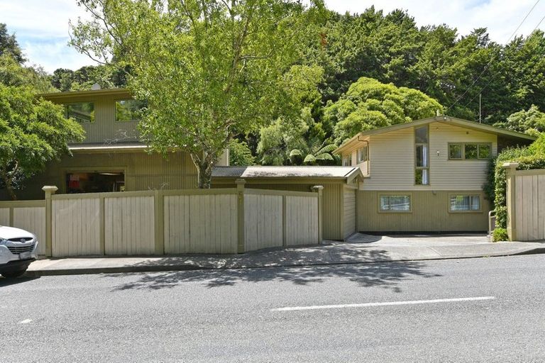 Photo of property in 57 Blue Mountains Road, Pinehaven, Upper Hutt, 5019