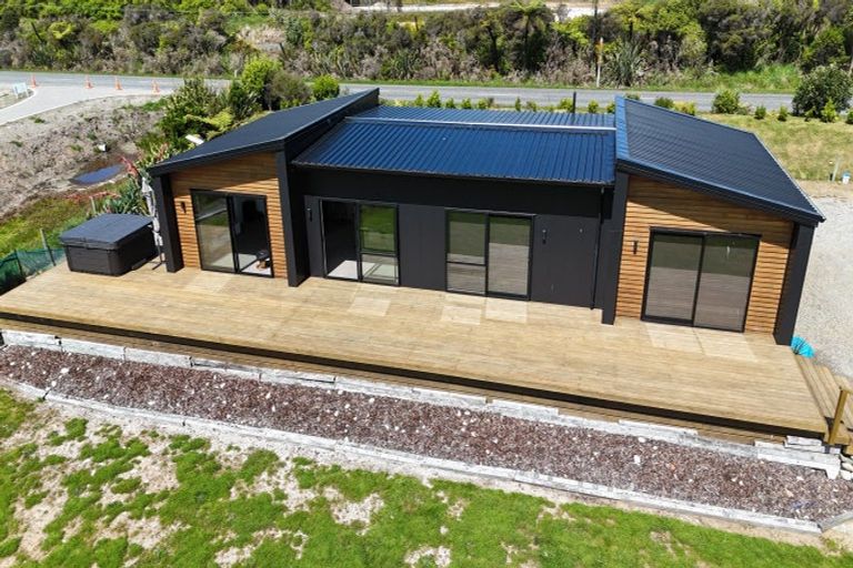 Photo of property in 1010 Cape Foulwind Road, Cape Foulwind, Westport, 7892